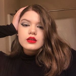 Meet your Posher, Lydia